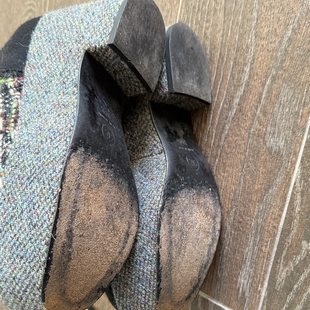 CHANEL Black and Multicolor Tweed Sneakers - Picture 5 of 7